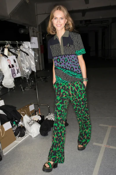 Look 3